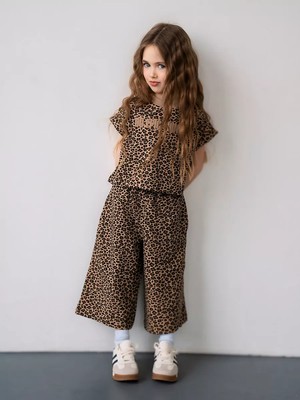 Magu Kız Çocuk Pamuklu Kahverengi Leopar Desenli Takım - Kısa Kollu T-Shirt ve Bol Paça Pantolon