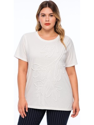 Şans Kadın Büyük Beden Beyaz, Bisiklet Yaka, Süzene Nakışlı Kısa Kol Bluz 65N39143