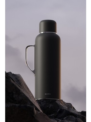 Bork Tumbler HT816 Wt Paslanmaz Çelik Termos 1.6l Termometreli ve Manyetik Kapaklı