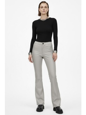 Deriderim Gri Kadın Ispanyol Paça Deri Pantolon