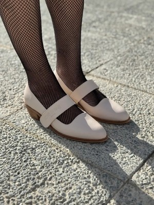 Love Shine Alvesta Büyük Numara Ahşap Ökçeli Bantlı Kadın Ayakkabı Şık ve Rahat Stil