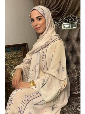 Carell Sümeyra Balyen'in Tercihi Palmara Ekru Monogram Floş Şal