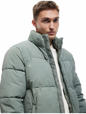 Koton Dik Yaka Cep Detaylı Fermuarlı Kışlık Şişme Mont