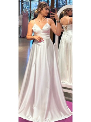 Abiyeniall Beyaz Ip Askılı  Sırt Dekolteli Anvelop  Yırtmaçlı Kloş Etekli Saten Uzun Abiye Elbise 6777