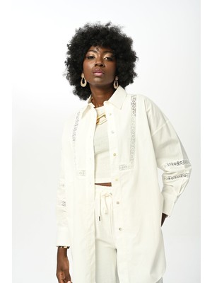 Orfeonegro Kadın Kolları ve Önü Dantel Işlemeli Ekru Gömlek