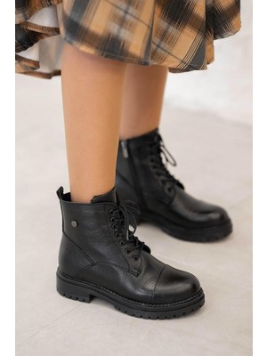 Akbir Tormen Bağcıklı  Kadın Hakiki Deri Bot Ksiyah