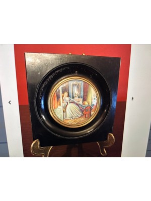 TT Fransız Sanatçı Imzalı Tablo Pirinç Süslemeli Ahşap Çerçevesinde 14,5 cm x 14 cm