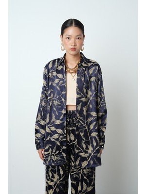 Orfeonegro Kadın Lacivert - Krem Renk Desenli Oversize Kesim Gömlek