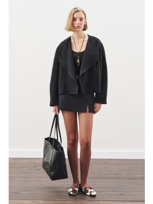 Manuka Yünlü Kısa Ceket Siyah