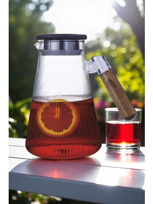 iselahome Valora Akasya Kapaklı ve Saplı Filtreli Cam Sürahi 1,6 Litre