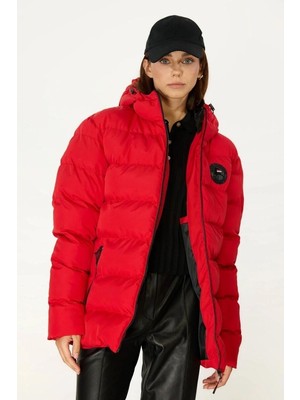 D1fference İçi Astarlı Cepli Kapüşonlu Jel Elyaflı Su ve Rügar Geçirmez Kadın Kışlık Mont