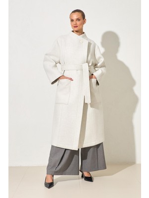 Setre Krem Yaka Ve Cep Detaylı Kaban