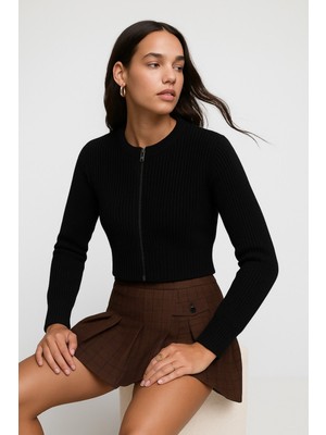 Yuvarlak Yaka Fermuarlı Basic Crop Hırka