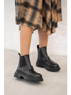 Akbir Adda Hakiki Deri Lastikli Kadın Bot Ksiyah