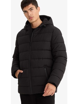 DeFacto Sıcak Tutan Su İtici Slim Fit Dar Kesim Astarlı Kapüşonlu Fermuarlı Cepli Dolgulu Mont R0216AZ25AU
