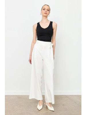 Accort Kuşak Detaylı Pantolon-Kemık