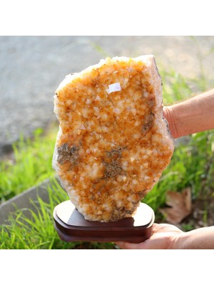 Taş Sandığı Doğal Sitrin Taşı Jeot Kütle (Ahşap Kaideli) – 35 cm x 25 cm – 6100 gr