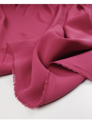 Kumaş Parça Koyu Pembe Renkte Krep Kumaş (En 145 cm x Boy 240 Cm)