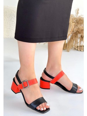 Bilfold Year Siyah Cilt Tcu Detaylı Topuklu Ayakkabı