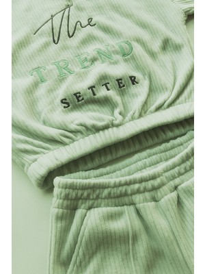 Monox Kız Çocuk Trend Nakışlı Tarz Fitilli Polar Takım