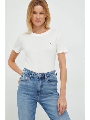 Basic Pamuklu T-Shırt Kadın İçin Sade ve Şık Tasarım Türkiye Menşeli Rahat Kullanım