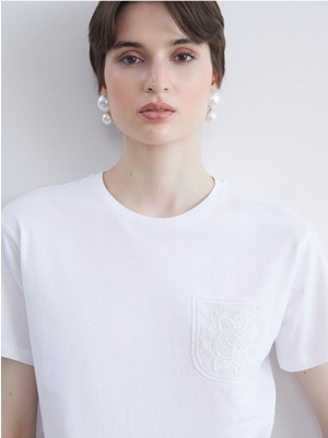 LC Waikiki Cey Yeni Sezon Bisiklet Yaka Dantel Cepli Kadın TIŞÖRT_8684689132638