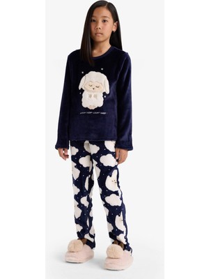 DeFacto Kız Çocuk Pijama Takımı Pelüş Baskılı Uzun Kollu Üst Desenli Uzun Alt D1083A825WN