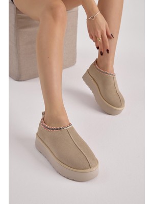 Tonny Black Kadın Bej Kalın Poli Taban Bileği Dikiş Detaylı Süet Görünümlü Yarım Bot