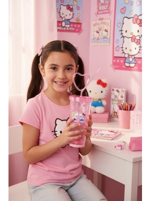 Miniso Sanrio Lisanslı Hello Kitty Tatlı Fabrikası Serisi Kalp Çift Duvarlı Plastik Şişe Pipetli 440 ml