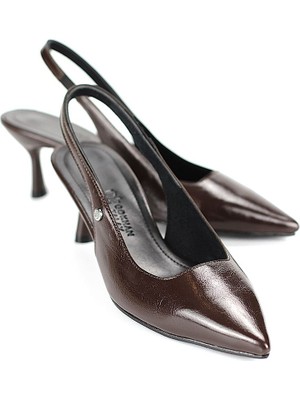 Gökhan Talay Magnolia Esnek Yumuşak Kaymaz Taban (4 Cm) Kahverengi Rugan  Açık Lastikli Kadın Topuklu Ayakkabı