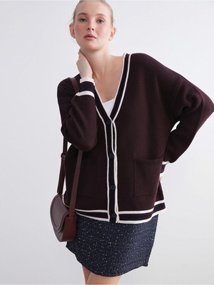 LC Waikiki Yeni Sezon V Yaka Çizgili Oversize Kadın Triko HIRKA_8684688462484