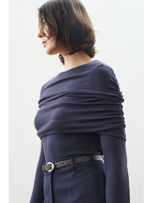 Manuka Büzgü Detaylı Bluz Lacivert
