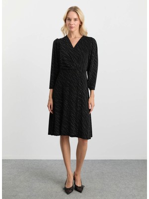 Selen Kruvaze Yaka Simli Siyah Standart Kadın Elbise 25KSL7704