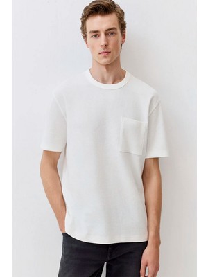 Mavi Erkek Cepli Rahat Kesim Ekru Tişört