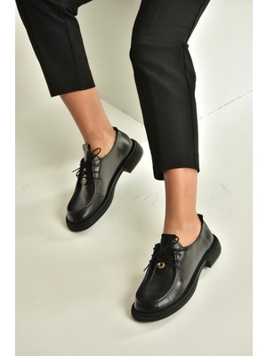 Fox Shoes V944085603 Siyah Hakiki Deri Bağcıklı Günlük Kadın Ayakkabı