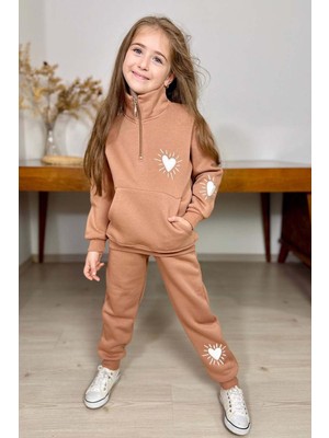 Riccotarz Kız Çocuk Kalp Emoji Baskılı Kanguru Cepli Fermuarlı Sweat Taba Eşofman Takım