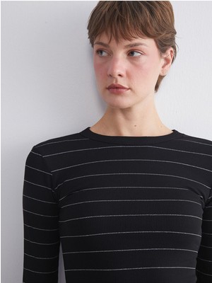 LC Waikiki Yeni Sezon Bisiklet Yaka Çizgili Kadın TIŞÖRT_8684688517252