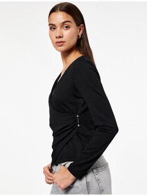 Koton Metal Aksesuarlı Uzun Kollu Slim Fit Bürümcük Kruvaze Yaka Bluz