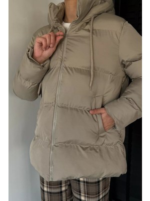 Gülseli Kadın Kapüşonlu Iç Astarlı Şişme Mont P-00019025