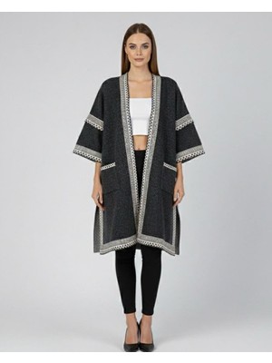 Amida Kadın Siyah Krem Desenli Salaş Kesim Cepli Triko Panço - 2531
