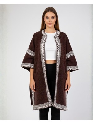 Amida Kadın Kahve Beyaz Desenli Salaş Kesim Cepli Triko Panço - 2531