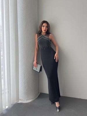 Hariqa Kadın Omuz Çoklu Askılı Önü Taş Işlemeli Balık Kesim Janjan Krep Maxi Boy Elbise