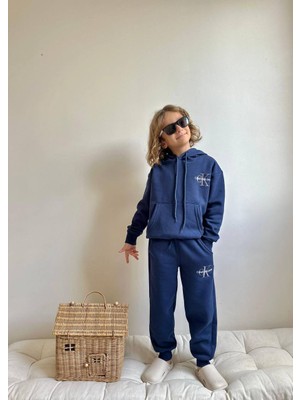 Butik Erkek Çocuk  Kapüşon Detaylı Alt - Üst Pamuklu Eşofman Takımı