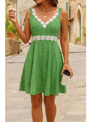 Hariqa Kadın Askılı Dantel Yakalı Çiçek Desenli Süprem Elbise