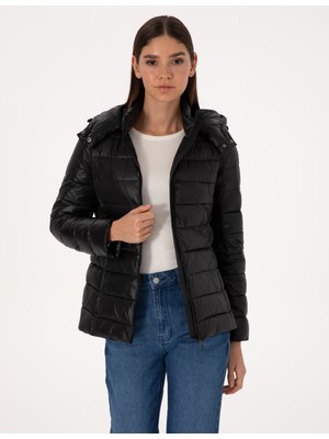 Pierre Cardin Kadın Siyah Çıkarılabilir Kapüşonlu Mont 50314169-VR046