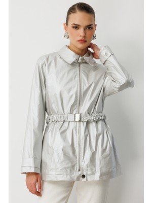 Mizalle Metalik Gri Parlak Dokulu Kuşaklı  Trençkot