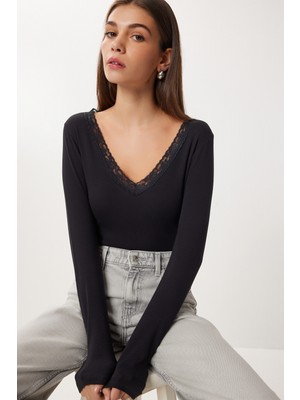 Happiness İstanbul Dantel Detaylı Örme Bluz LUB0312 Siyah