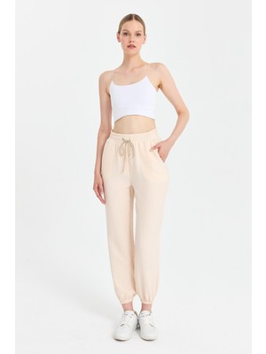 Accort Paçası ve Beli Lastikli Dokulu Pantolon-Bej