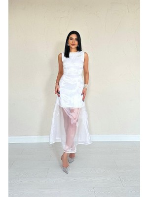 Hariqa Beyaz Organze Detaylı Atlas Elbise