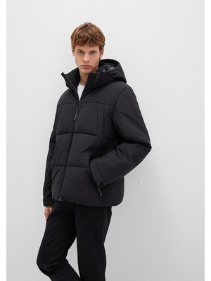 Mavi Su Itici Kapüşonlu Siyah Şişme Mont 0110675-71379